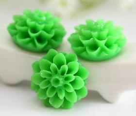 Green Dahlia / Mums Flower Resin Cabochons 6pc