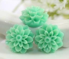 Turquoise Dahlia / Mums Flower Resin Cabochons 6pc