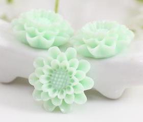 Light Green Flower Resin Cabochons 4pc