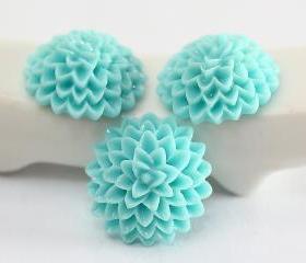 Skyblue Dahlia / Mums Flower Resin Cabochons 10pc